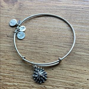 Flower charm Alex and ani